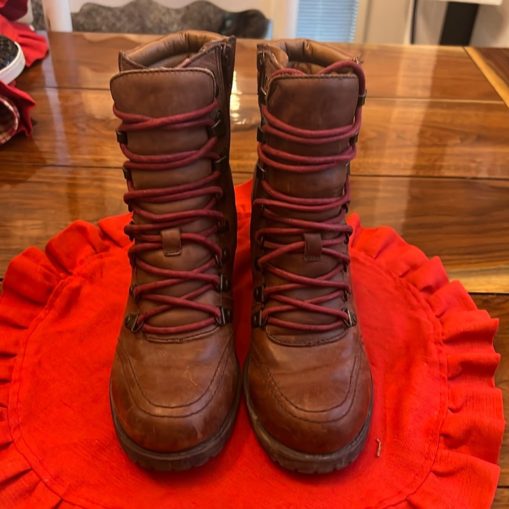 Lucky Brand zip up boot
